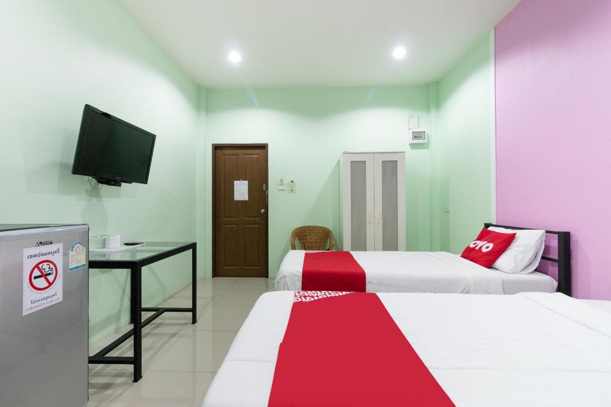 Oyo 1163 Eden Hostel Phuket Eksteriør bilde