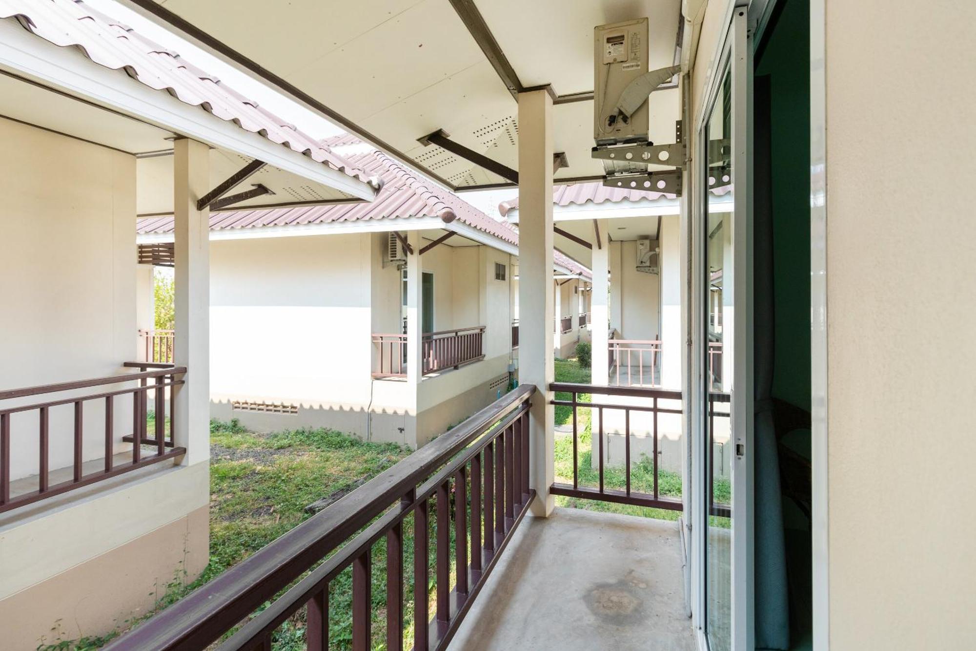 Oyo 1163 Eden Hostel Phuket Eksteriør bilde