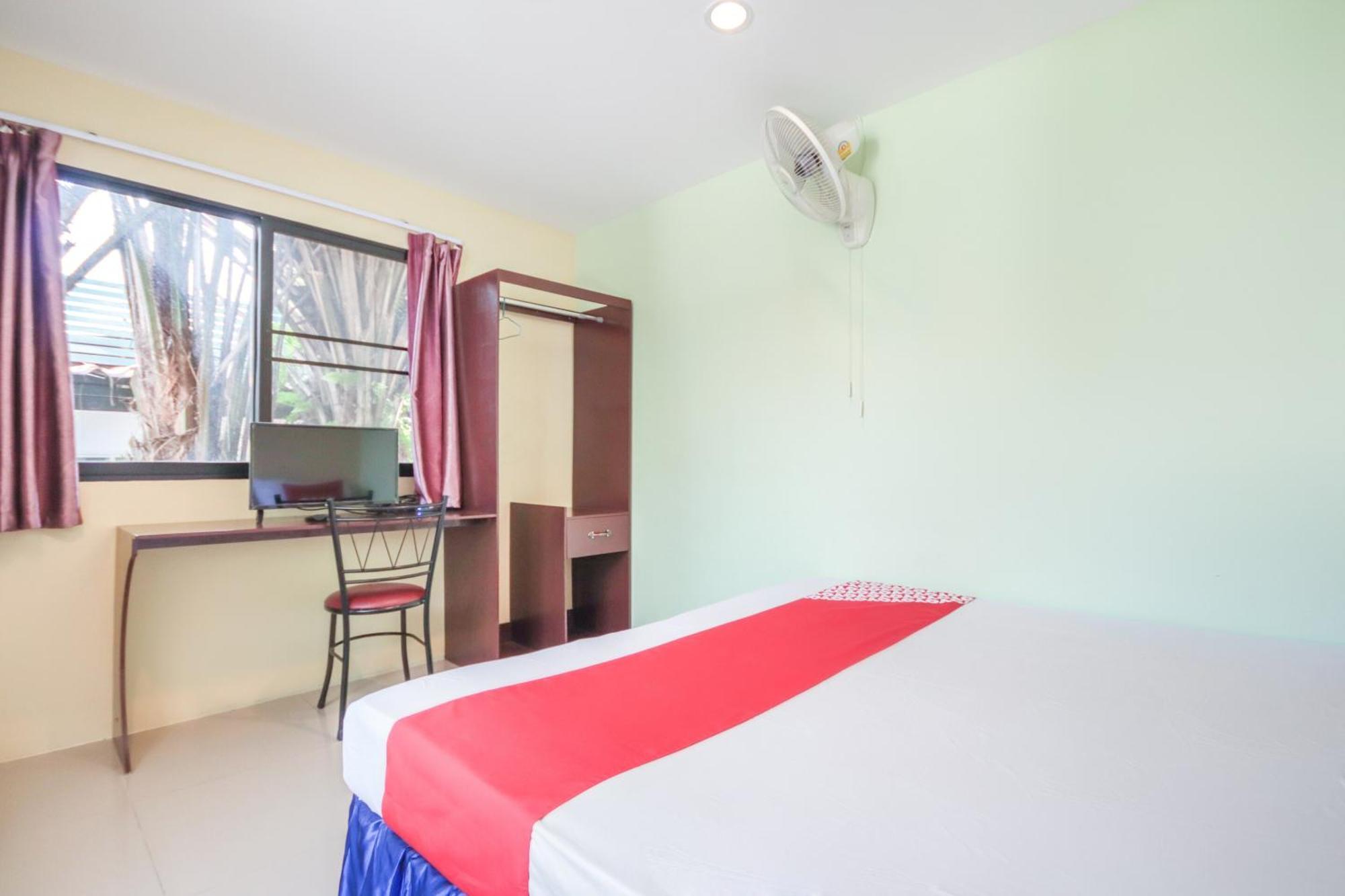 Oyo 1163 Eden Hostel Phuket Eksteriør bilde