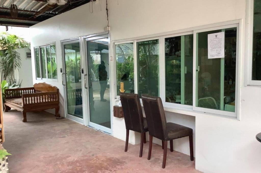 Oyo 1163 Eden Hostel Phuket Eksteriør bilde
