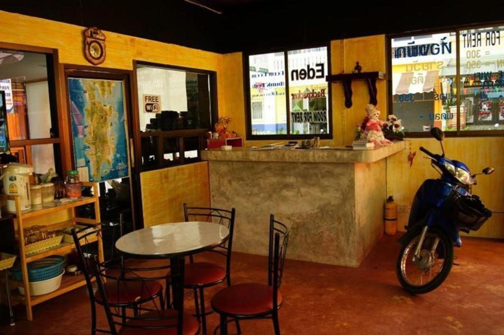 Oyo 1163 Eden Hostel Phuket Eksteriør bilde