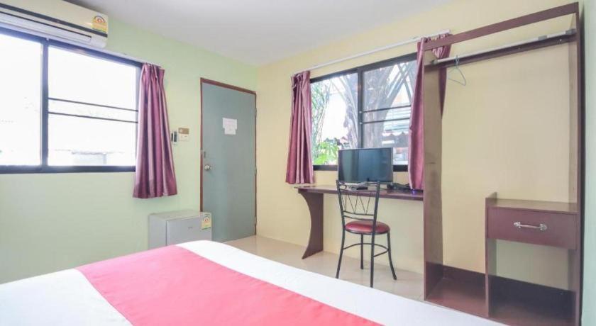 Oyo 1163 Eden Hostel Phuket Eksteriør bilde