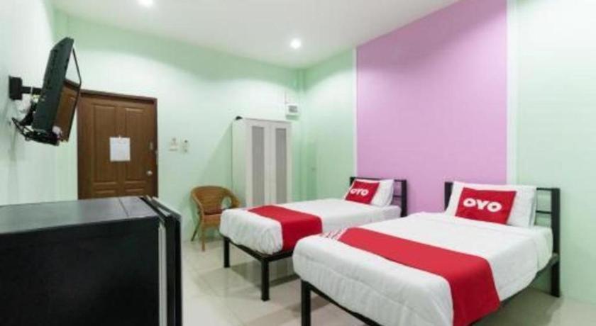 Oyo 1163 Eden Hostel Phuket Eksteriør bilde
