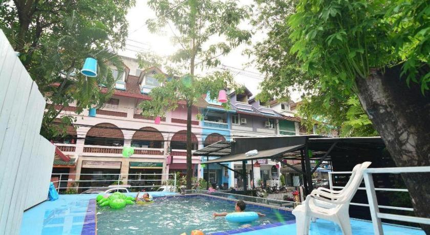 Oyo 1163 Eden Hostel Phuket Eksteriør bilde