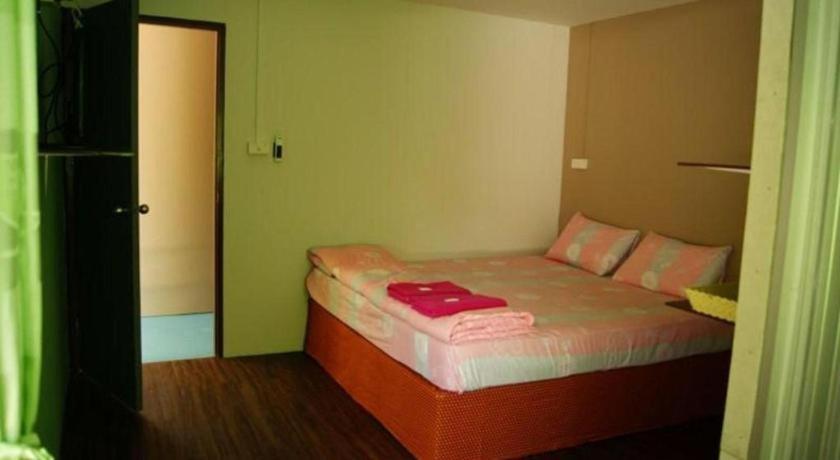 Oyo 1163 Eden Hostel Phuket Eksteriør bilde