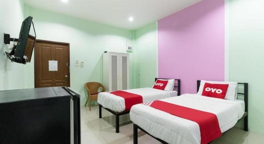 Oyo 1163 Eden Hostel Phuket Eksteriør bilde